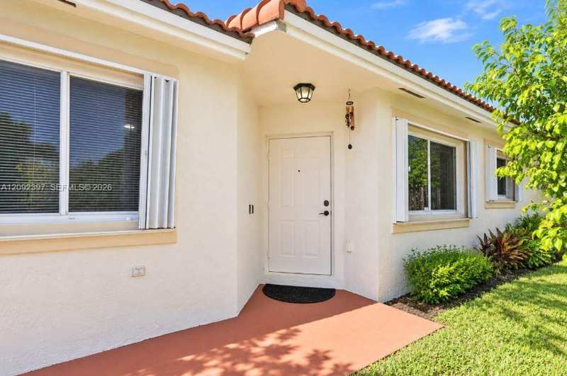 127 Danielle Ct, Weston FL 33326