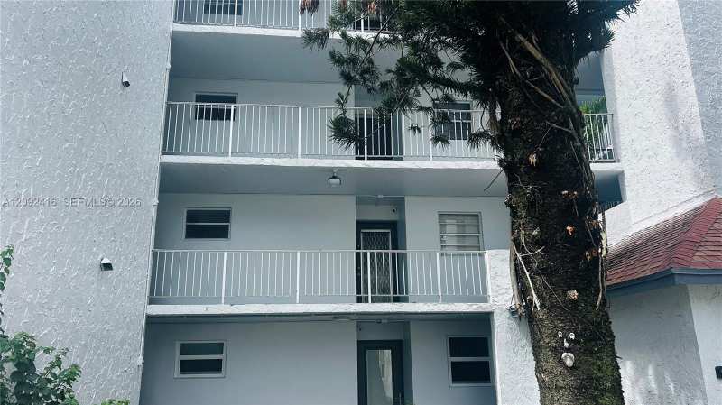 9410 Live Oak Pl # 207, Davie FL 33324