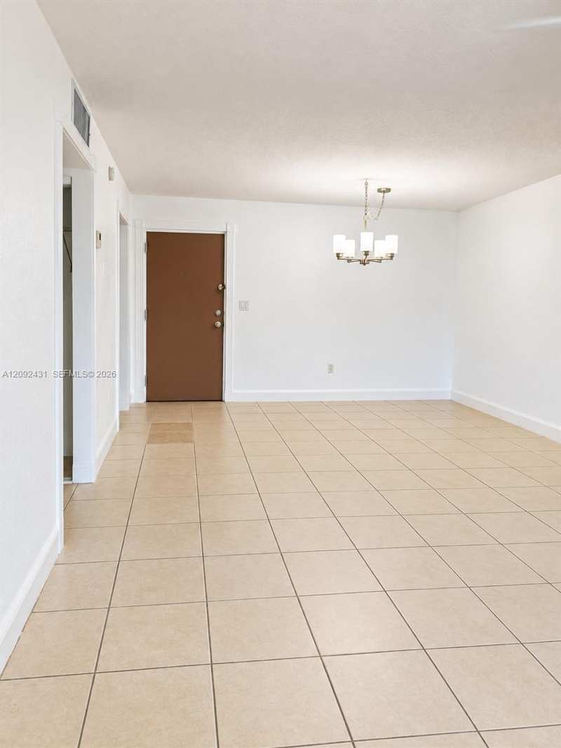 8405 NW 8th St # 103, Miami FL 33126