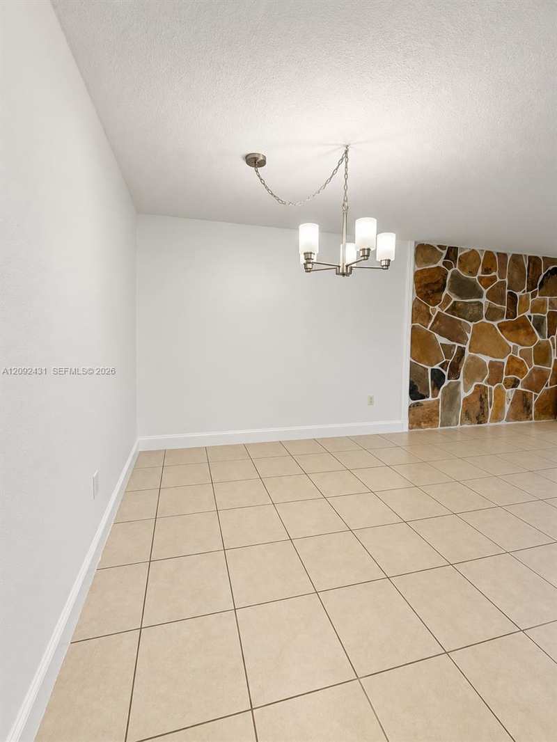8405 NW 8th St # 103, Miami FL 33126