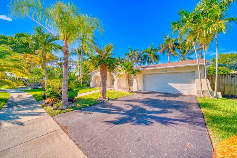 20120 SW 84th Pl, Cutler Bay FL 33189