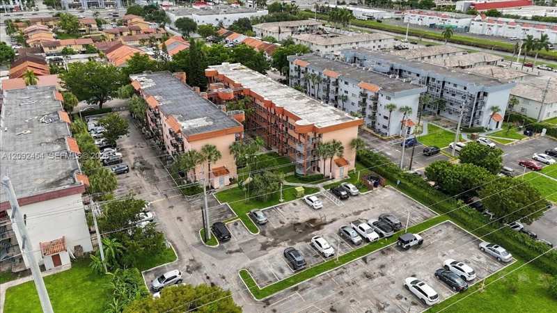 5350 W 21st Ct # 202, Hialeah FL 33016
