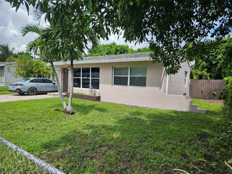 2111 Wiley Ct, Hollywood FL 33020