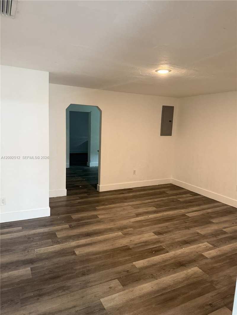 1864 NW 88th Ter, Miami FL 33147