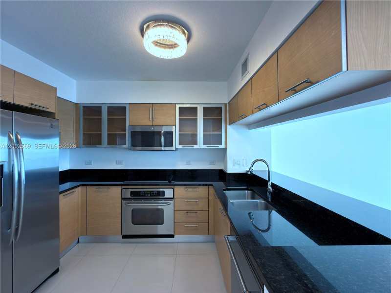 31 SE 5th St # 2307, Miami FL 33131