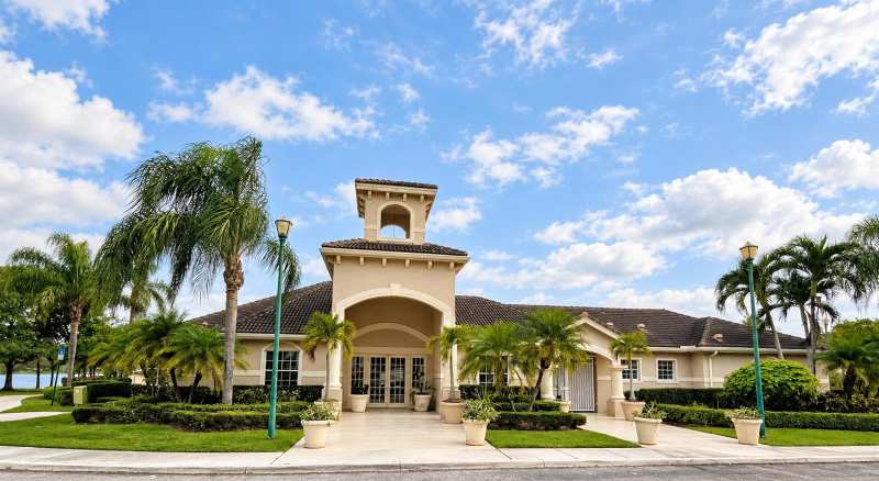 5021 Wiles Road Apt 301, Coconut Creek FL 33073