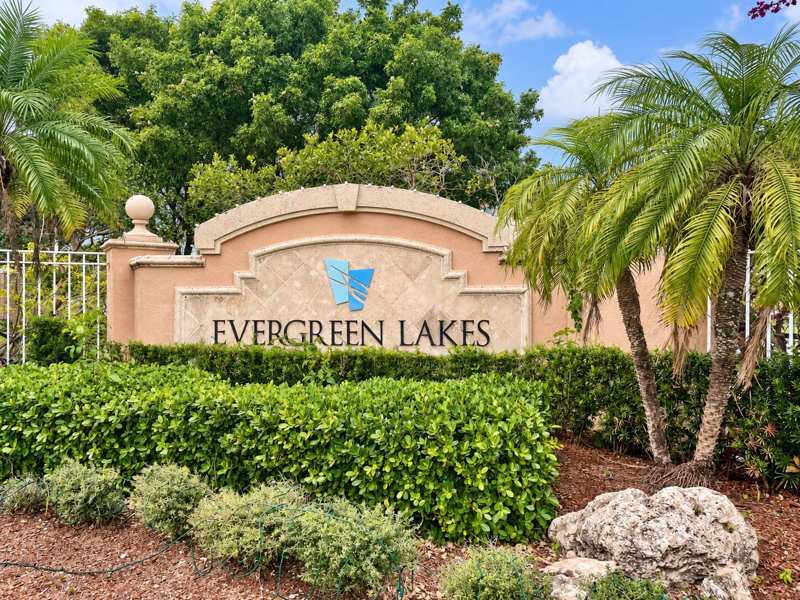 5021 Wiles Road Apt 301, Coconut Creek FL 33073