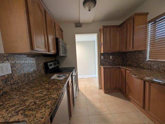 8635 NW 8th St # 303, Miami FL 33126