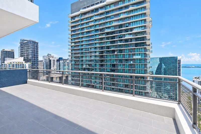 60 SW 13th St # 4002, Miami FL 33130