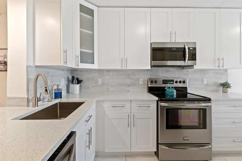 5380 CEDAR LAKE Drive # 304, Boynton Beach FL 33437