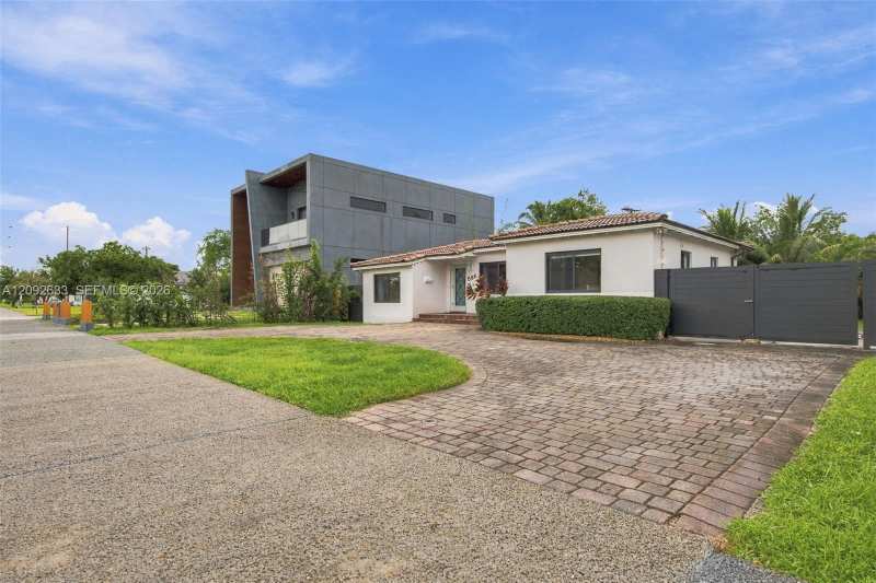 565 East Dr, Miami Springs FL 33166