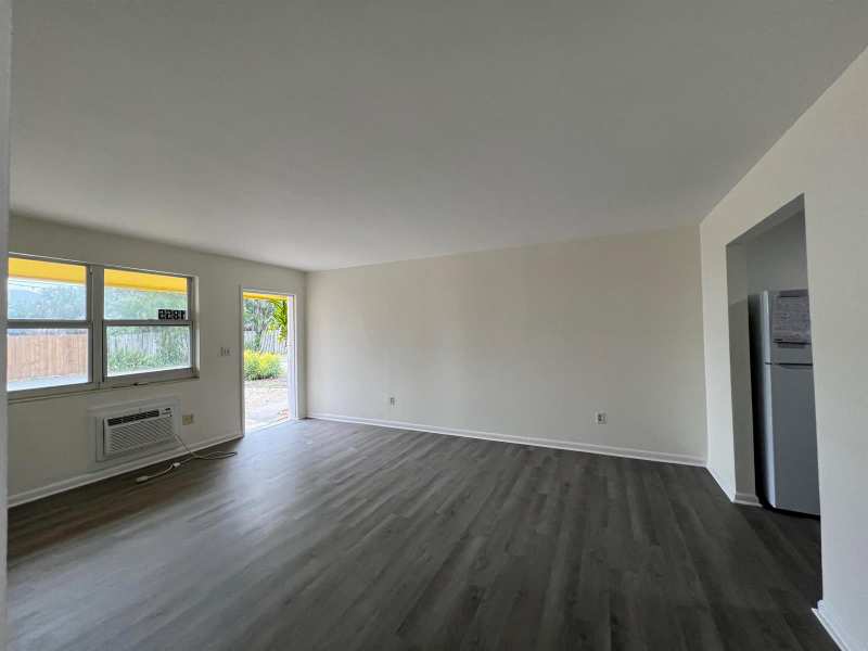 1855 DILLONE Lane, FL 33408