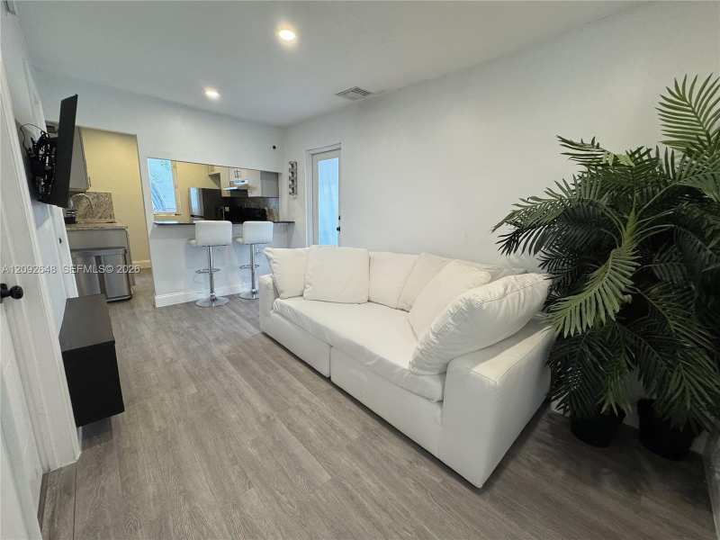174 NE 55th St # 2, Miami FL 33137