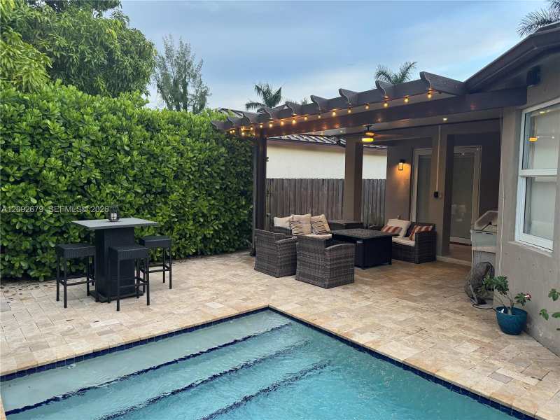 1150 NW 135th Ct, Miami FL 33182