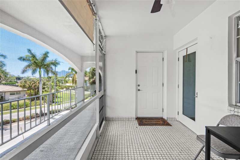 541 Blue Heron Dr # 308, Hallandale Beach FL 33009