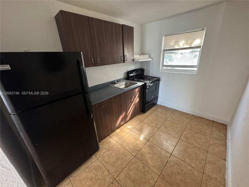 1306 NW 61st St # 8, Miami FL 33142