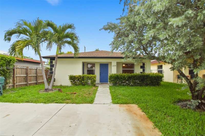 209 NE 35th St, Oakland Park FL 33334