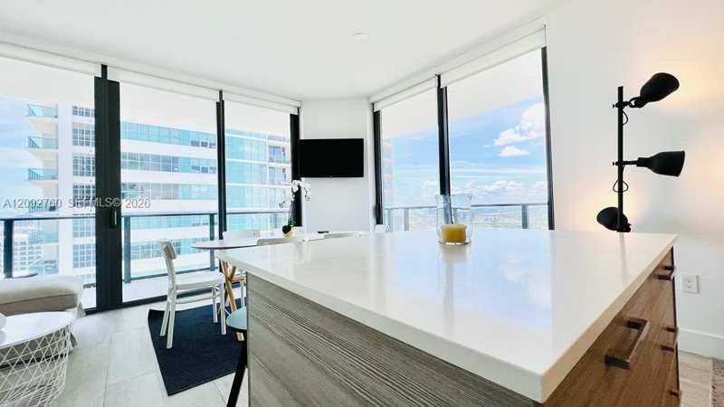 121 NE 34th St # 2001, Miami FL 33137