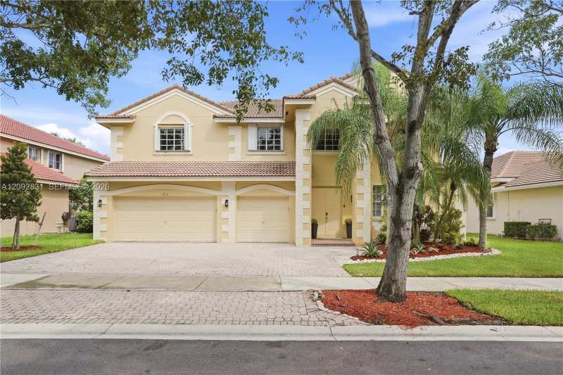 1612 Blue Jay Cir, Weston FL 33327
