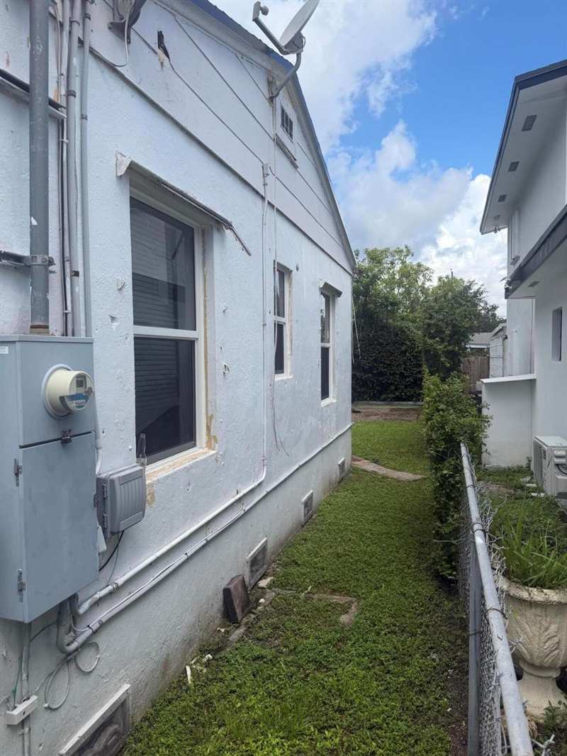 1419 NW 44TH Street # 1, Miami FL 33142