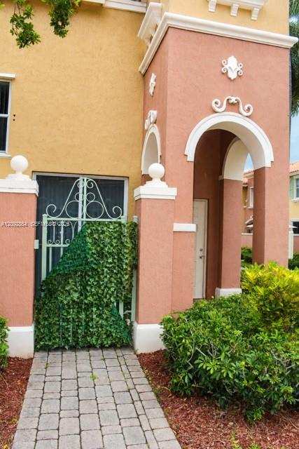 10666 SW 7th St # 2106, Pembroke Pines FL 33025