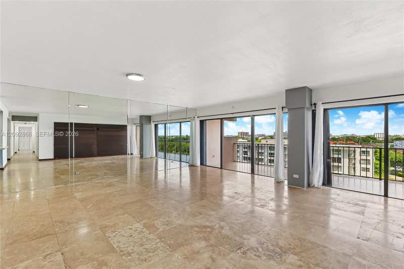1800 NE 114th St # 811, Miami FL 33181