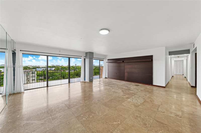 1800 NE 114th St # 811, Miami FL 33181