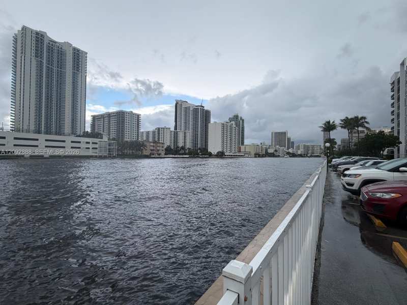 1000 Parkview Dr # 507, Hallandale Beach FL 33009
