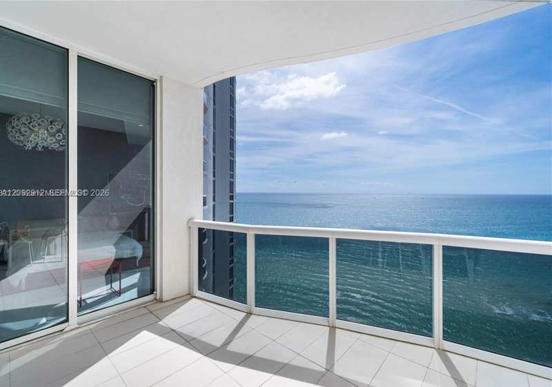15811 Collins Ave # 2006, Sunny Isles Beach FL 33160