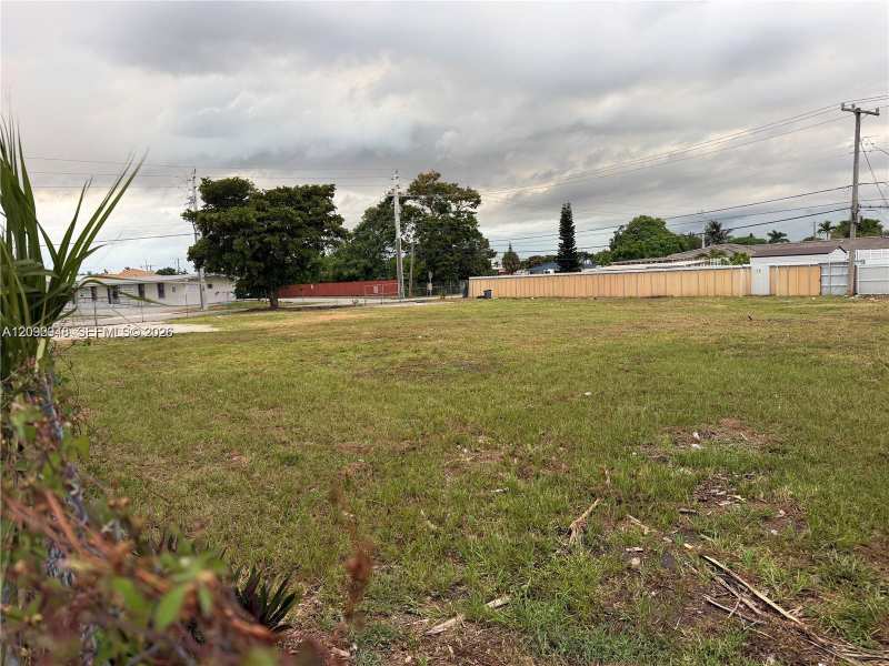 291 W 49th St, Hialeah FL 33012