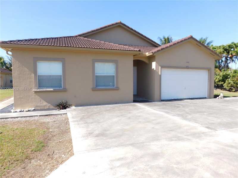 21800 SW 184th Pl, Miami FL 33170