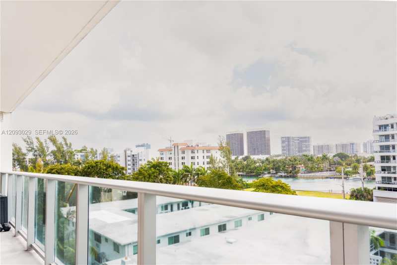 1025 92 # 706, Bay Harbor Islands FL 33154