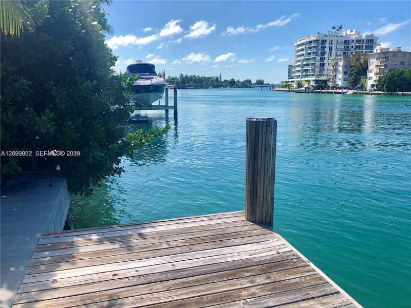 9480 Bay Dr, Surfside FL 33154