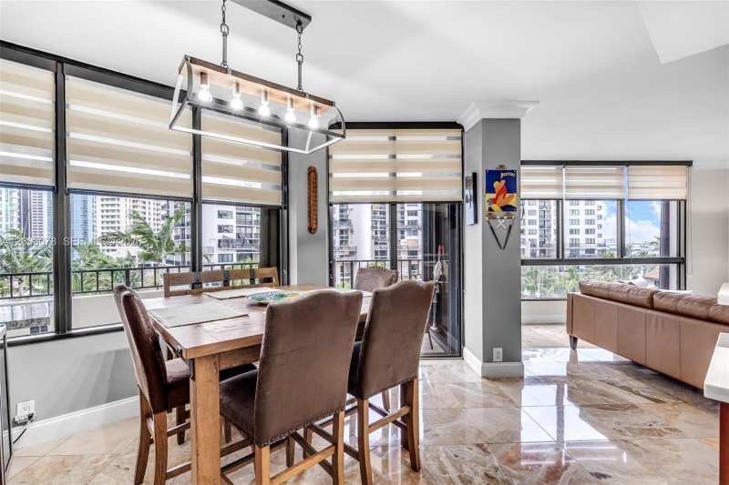 520 Brickell Key Dr # A700, Miami FL 33131