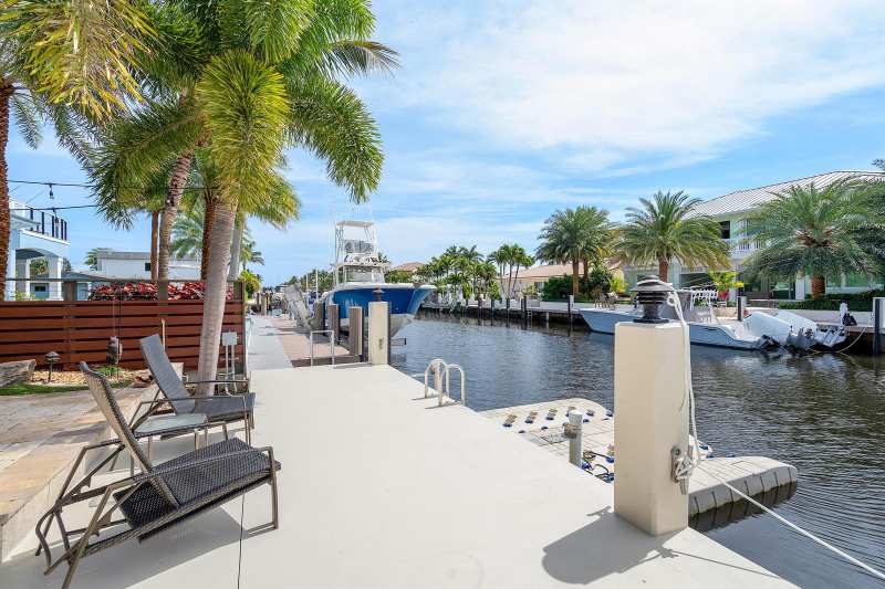 2330 NE 48TH Street NE, Lighthouse Point FL 33064