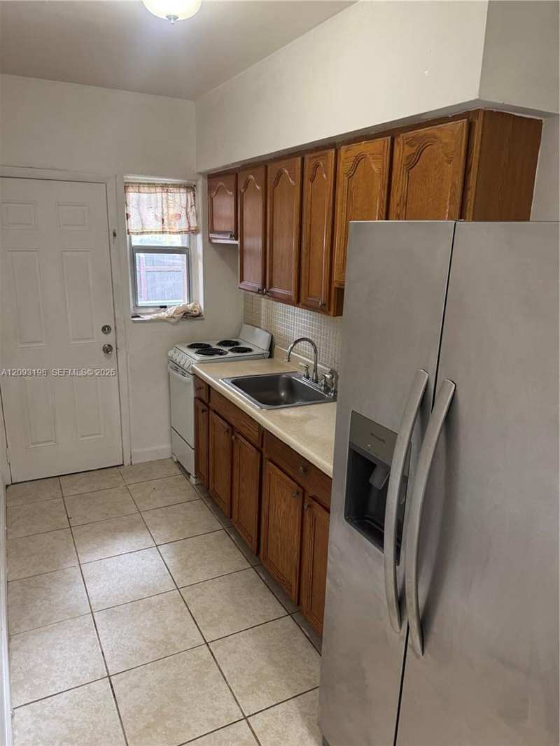 1020 SW 5th St # 4, Miami FL 33130
