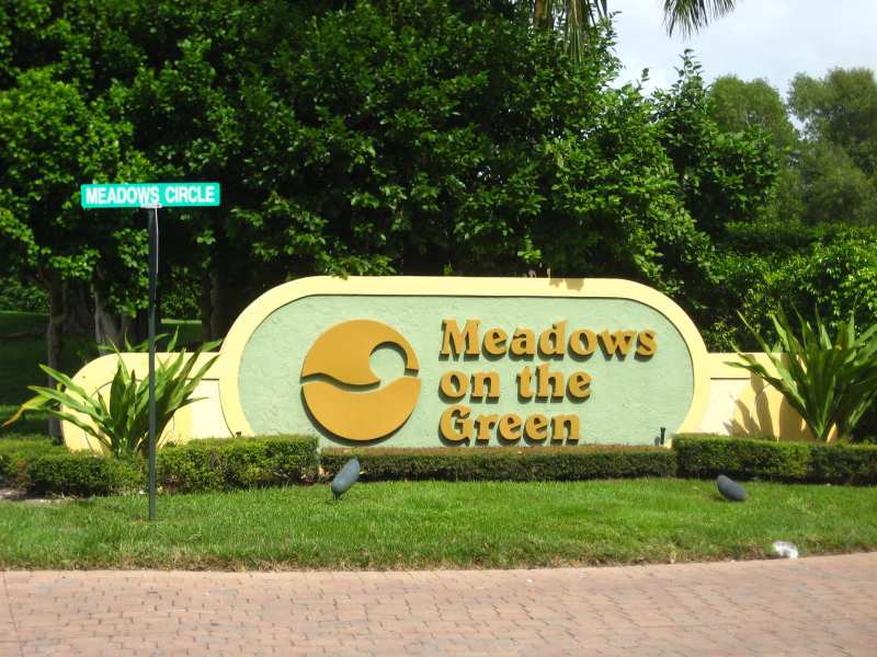 318 MEADOWS Circle, Boynton Beach FL 33436