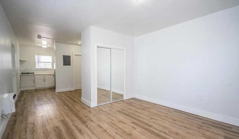 235 79th St # 4, Miami Beach FL 33141