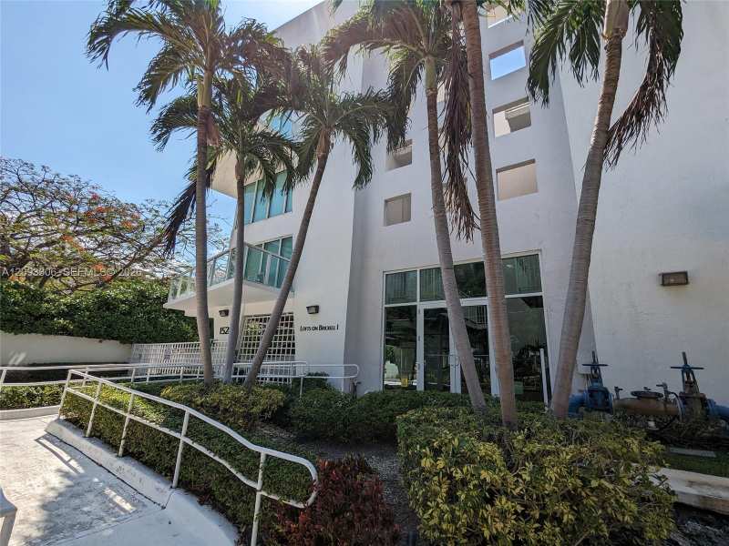 1528 Brickell Ave # 104, Miami FL 33129