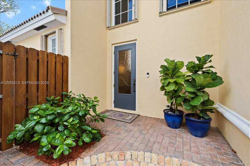 1241 Grant St, Hollywood FL 33019