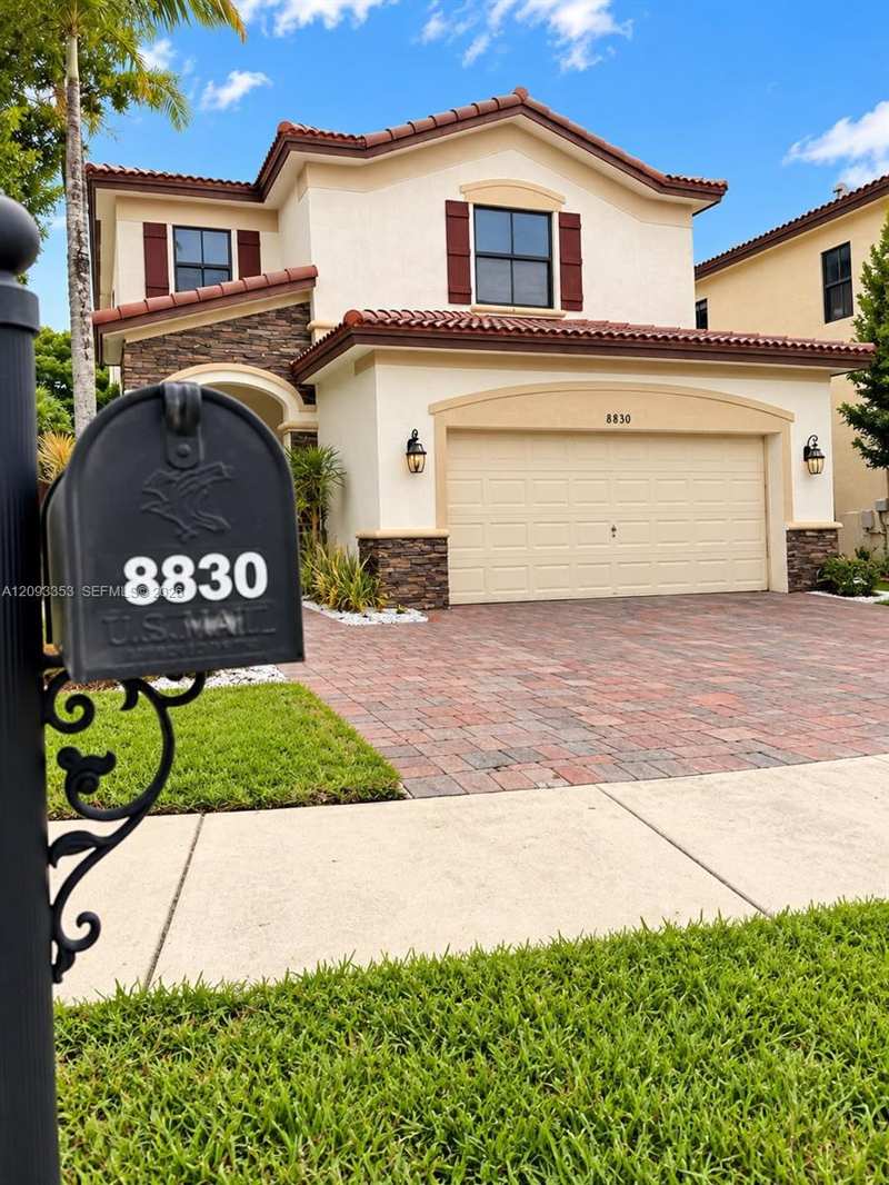 8830 NW 101st Pl, Doral FL 33178