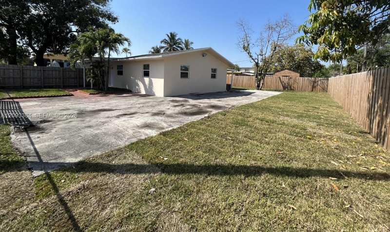 991 E 20th St, Hialeah FL 33013