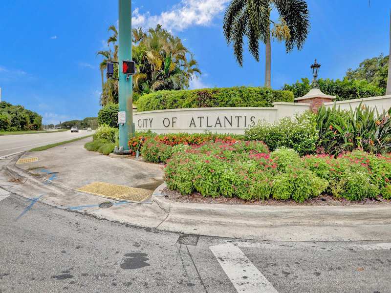 340 Orange Tree Drive # 3, Atlantis FL 33462