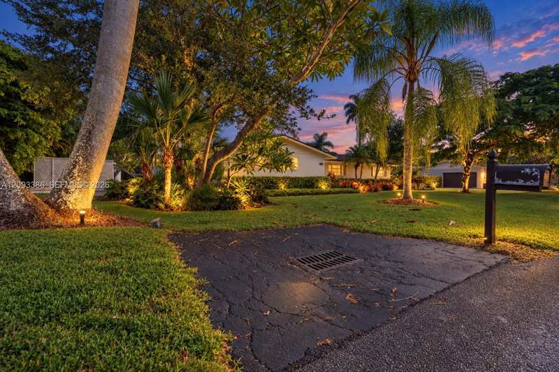 9761 SW 123rd St, Miami FL 33176