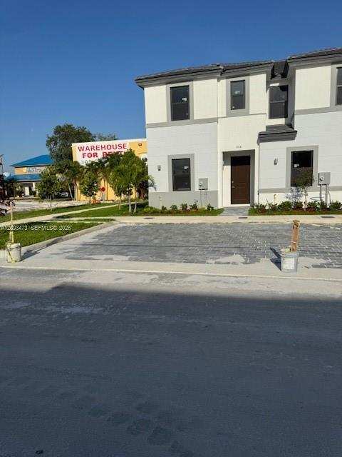 1037 NW 1 ave # D, Florida City FL 33034
