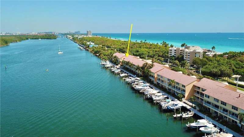 4230 N OCEAN Drive, Hollywood FL 33019