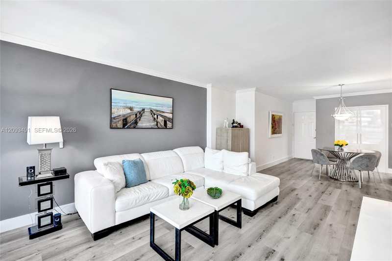 2501 S Ocean Dr, Hollywood FL 33019