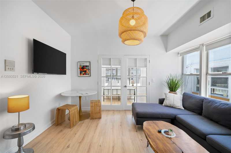 227 1st St # 6, Miami Beach FL 33139