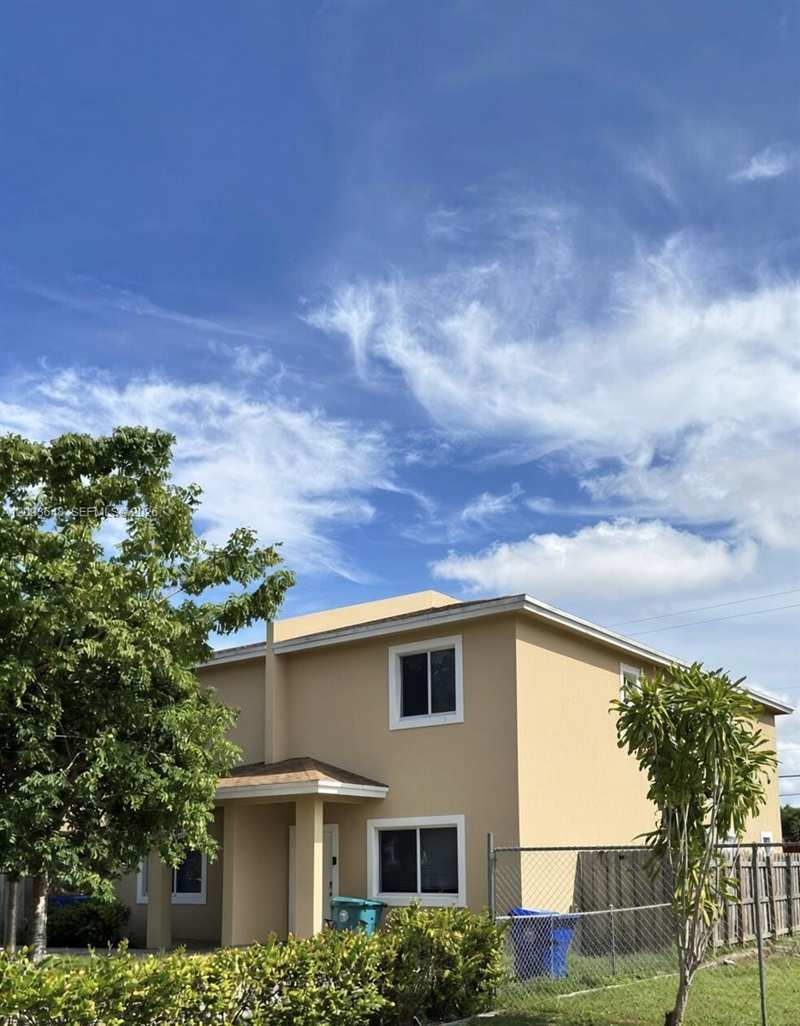 1770 NW 55th St # 1770, Miami FL 33142