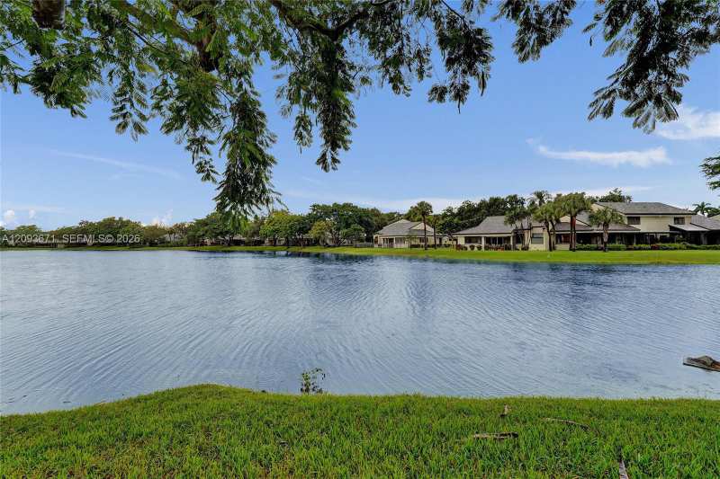 465 NW 95th Ave, Plantation FL 33324